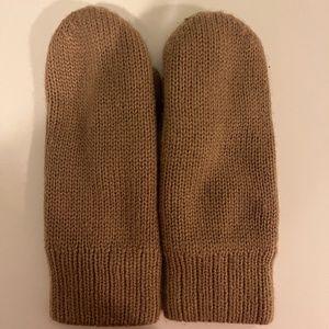 Aritzia Sunday Best Lolo Mitten